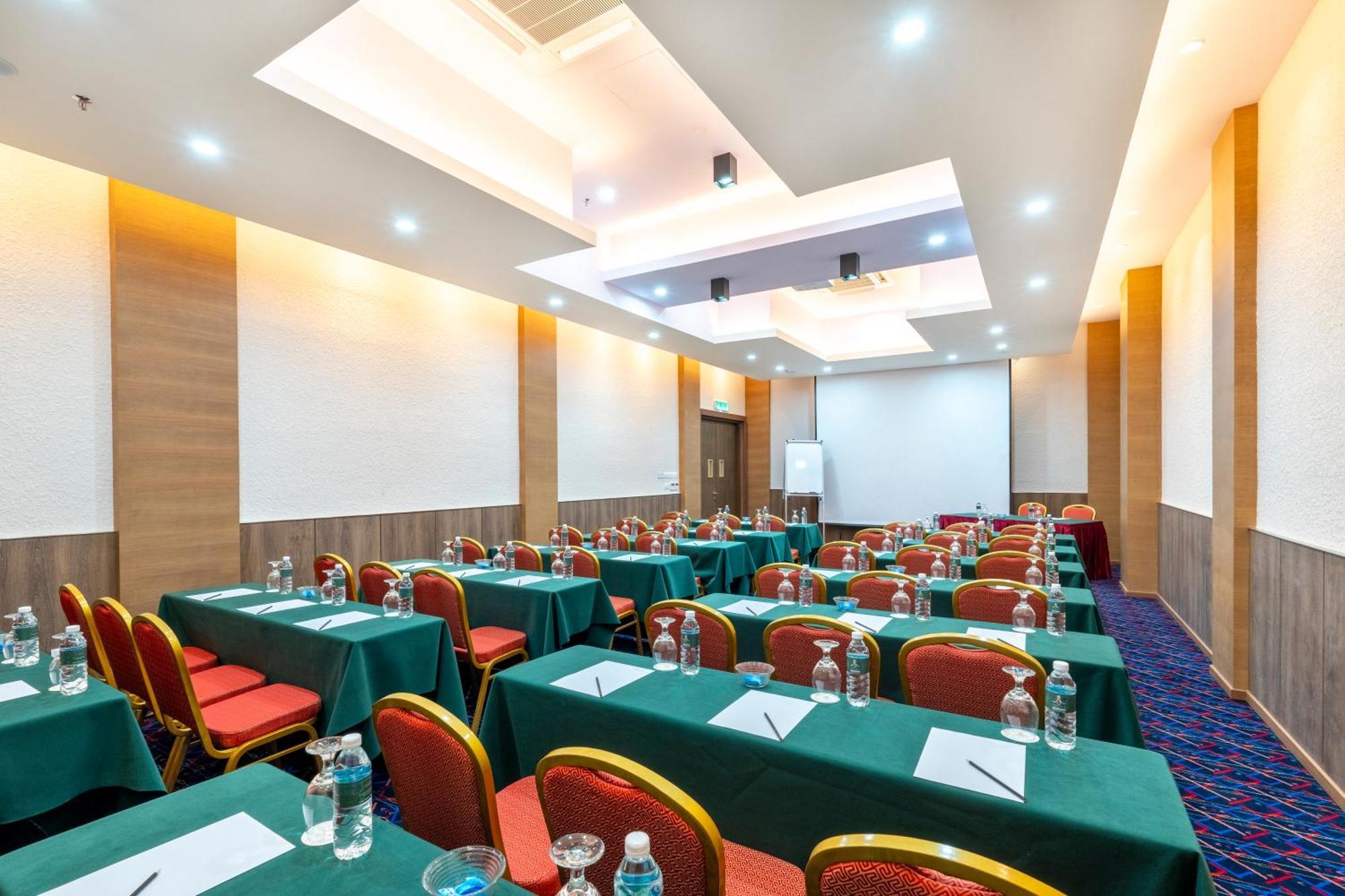 Arena Premier Hotel Seremban Exterior photo